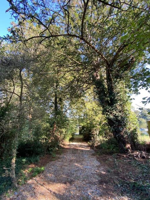 Holiday home Le Chateau De John Miles Au Bord De L'eau *